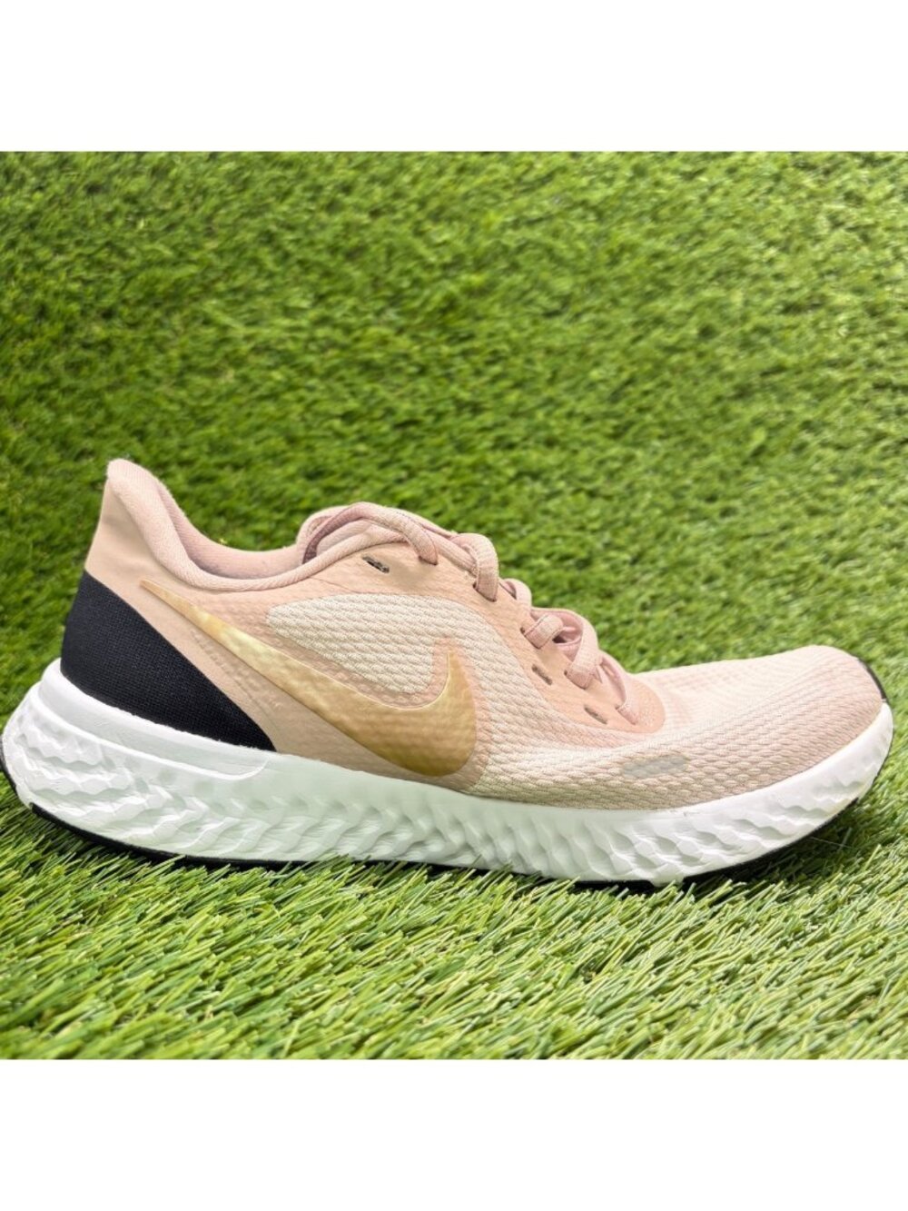 Nike Revolution 5 Womens Size 7 Pink White Black Athletic Running Shoes Sneakers